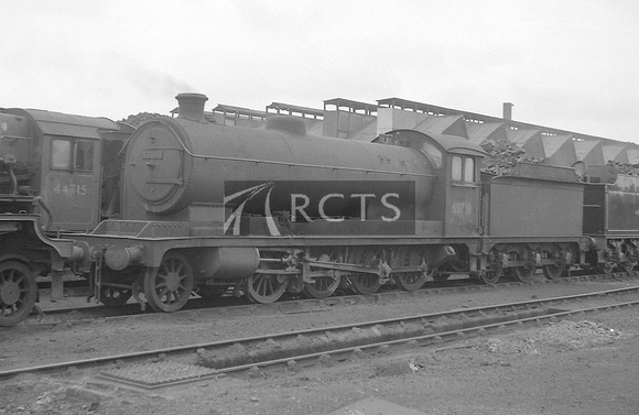 CH04505 - Cl O4/8 No. 63718 at March shed 15/4/62