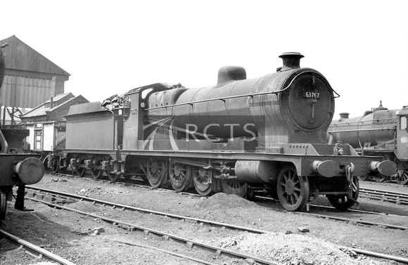 CH04482 - Cl O4/3 No. 63767 at Northwich shed 17/6/62