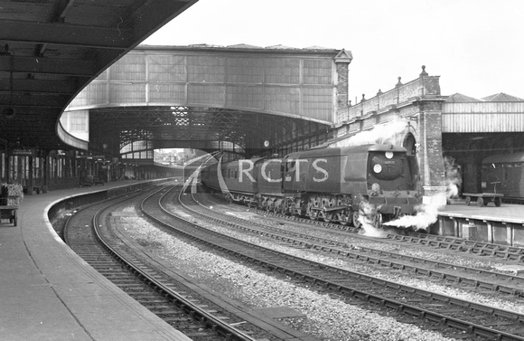 BALD187 - Cl WC No. 34039 'Boscastle' at Bournemouth Central station c late 1950s
