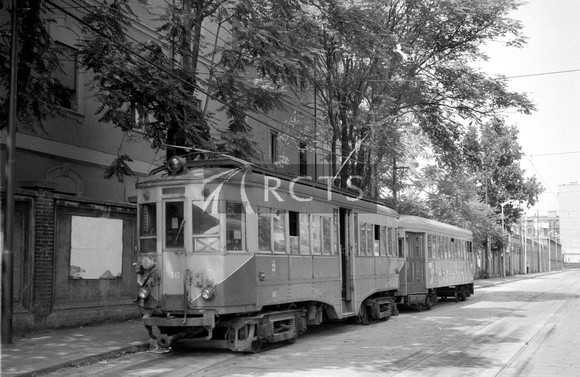 NB01465 - Milan tram No. 46 and trailer c 1990s