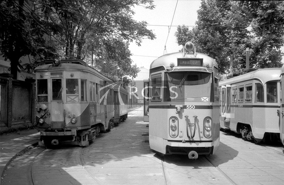 NB01468 - Milan trams No. 46 and 550 c 1990s