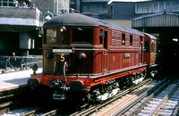 UNK0704C - Metropolitan Railway loco No. 5 'John Hampden' on a train for Aylesbury at Baker Street 26/5/63