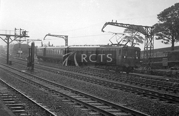 BRO0418 - MBSO M28223 (ex LNWR, Siemens stock) converted to 6.6kv AC from 4-rail DC for Lancaster-Morecambe 50hz AC experiment arriving at Lancaster c 1956 - 62