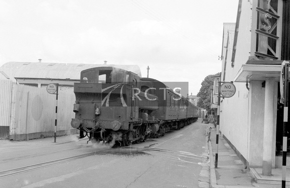 CUL3560 - Cl 1366 No. 1370 at Weymouth Cargo Quay loop with the channel islands boat train 1/6/59