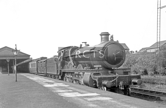 DUN0248 - Cl 4000 No. 4051 'Princess Helena' at Wrexham station c June 1933