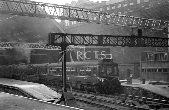 CUL2054 - Cl 103 M53642 and an unidentified Cl 6P (Jubilee) At Liverpool Lime Street 13/5/61
