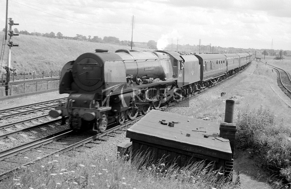 CH01863 - Cl 8P No. 46221 'Queen Elizabeth' on the 1330 Euston to Blackpool service at Wolverton 21/7/62