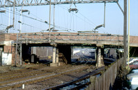 BEL0042C - View through the overbridge looking towards the south end of Northampton station, February 1981