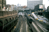 LAN0427C - View looking towards Farringdon station c September 1975