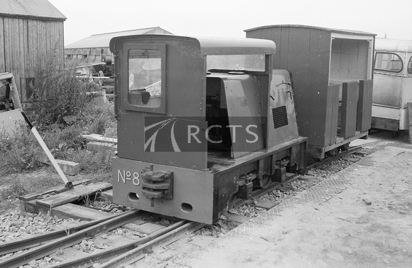 FAI2869 - No. 8 Hunslet Engine 4478 of 1953 narrow gauge 4WDM at West Lancashire Light Railway, Hesketh Bank 28/8/78