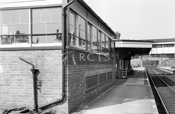 CUL0101 - Brent station signal box (front and end view from platform) 12/9/63